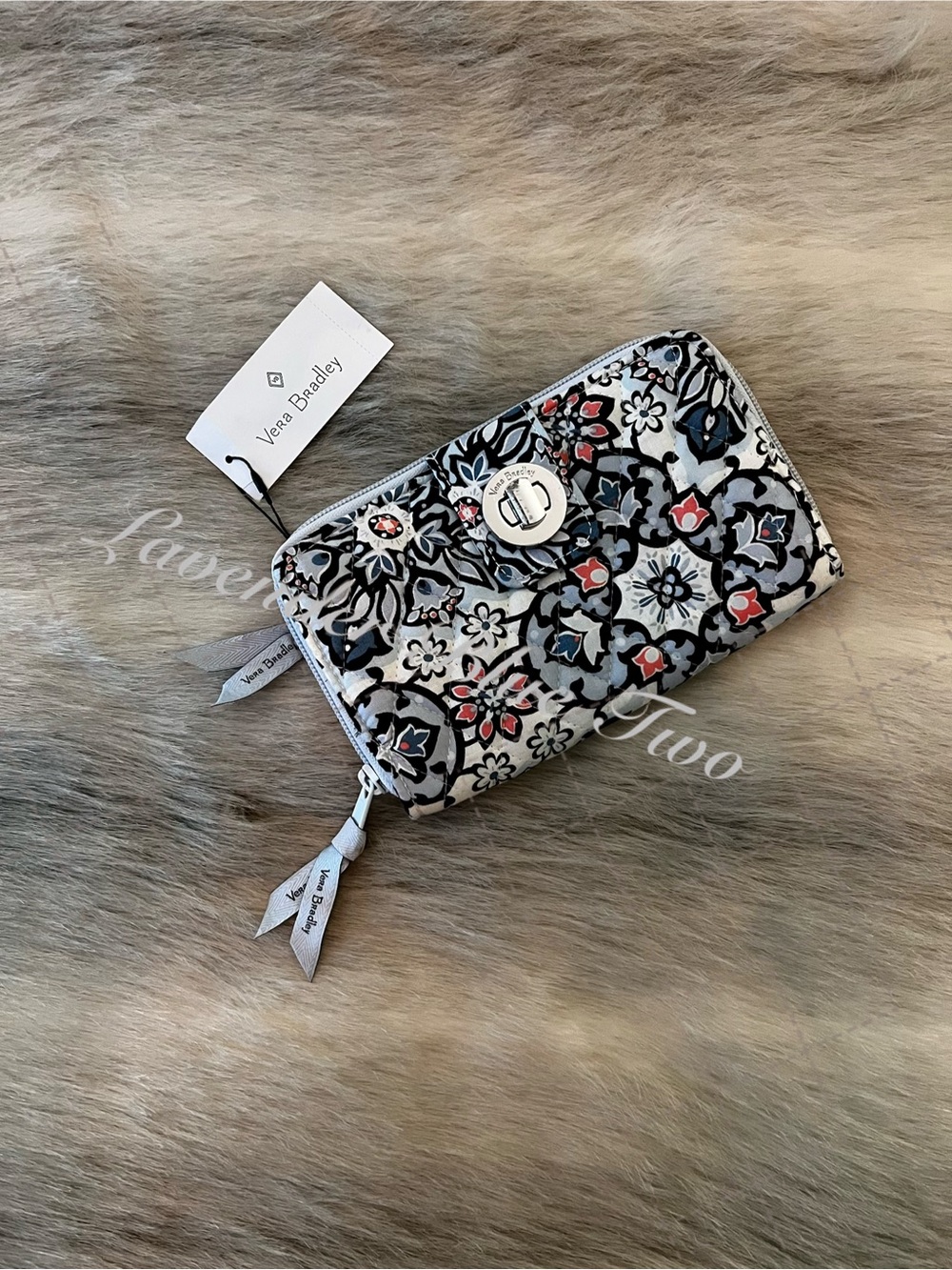 New VERA BRADLEY Lisobon Medallion Turnlock & Zip Around Organizer Wallet Gray